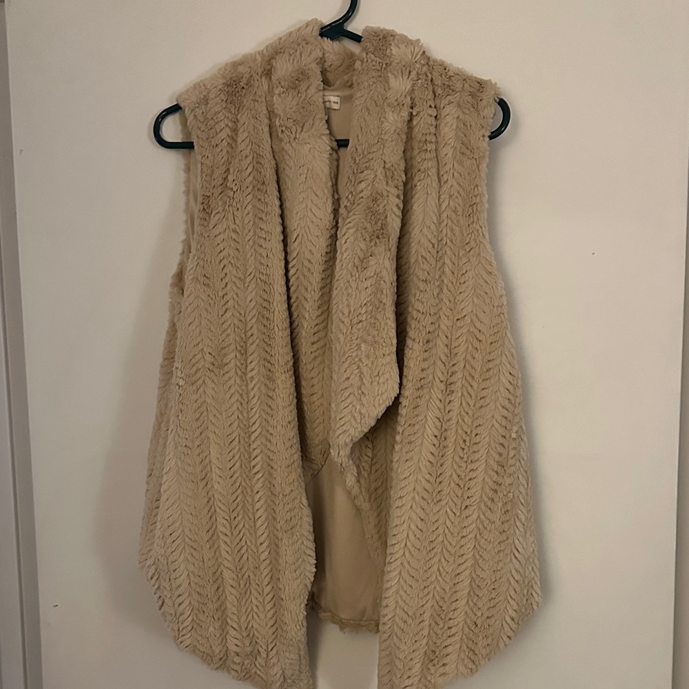 Cato Women's Faux Fur Open Front Vest - Cream